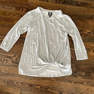 Gray 3/4 sleeve top